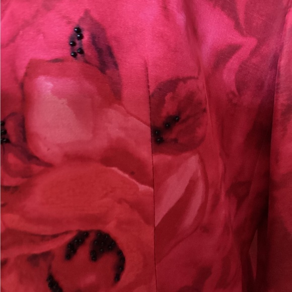 Spenser Jeremy Dressy Suite, Red with black, beaded, 100% silk, size 10 - Picture 2 of 3